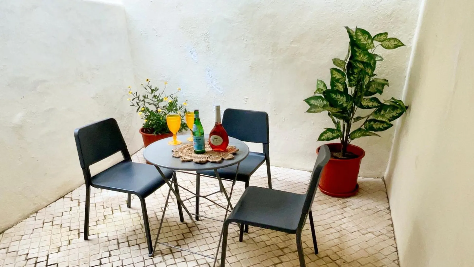 Lisbon Charming Santos Apartment W/ Patio Portugalia