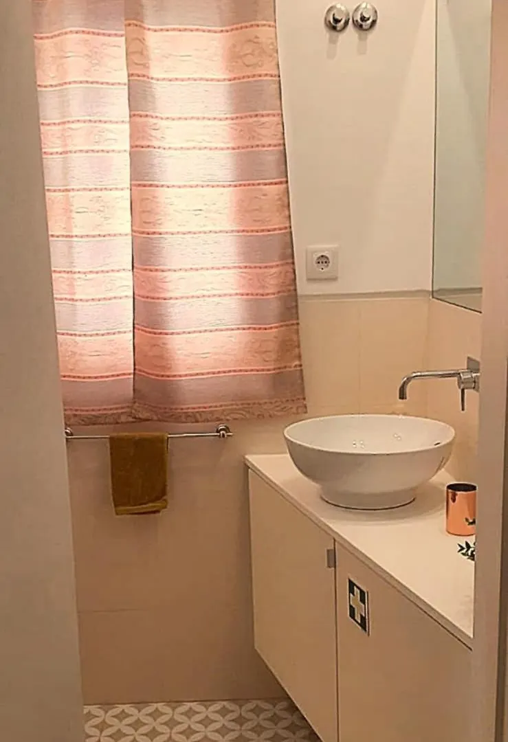 Lisbon Charming Santos Apartment W/ Patio