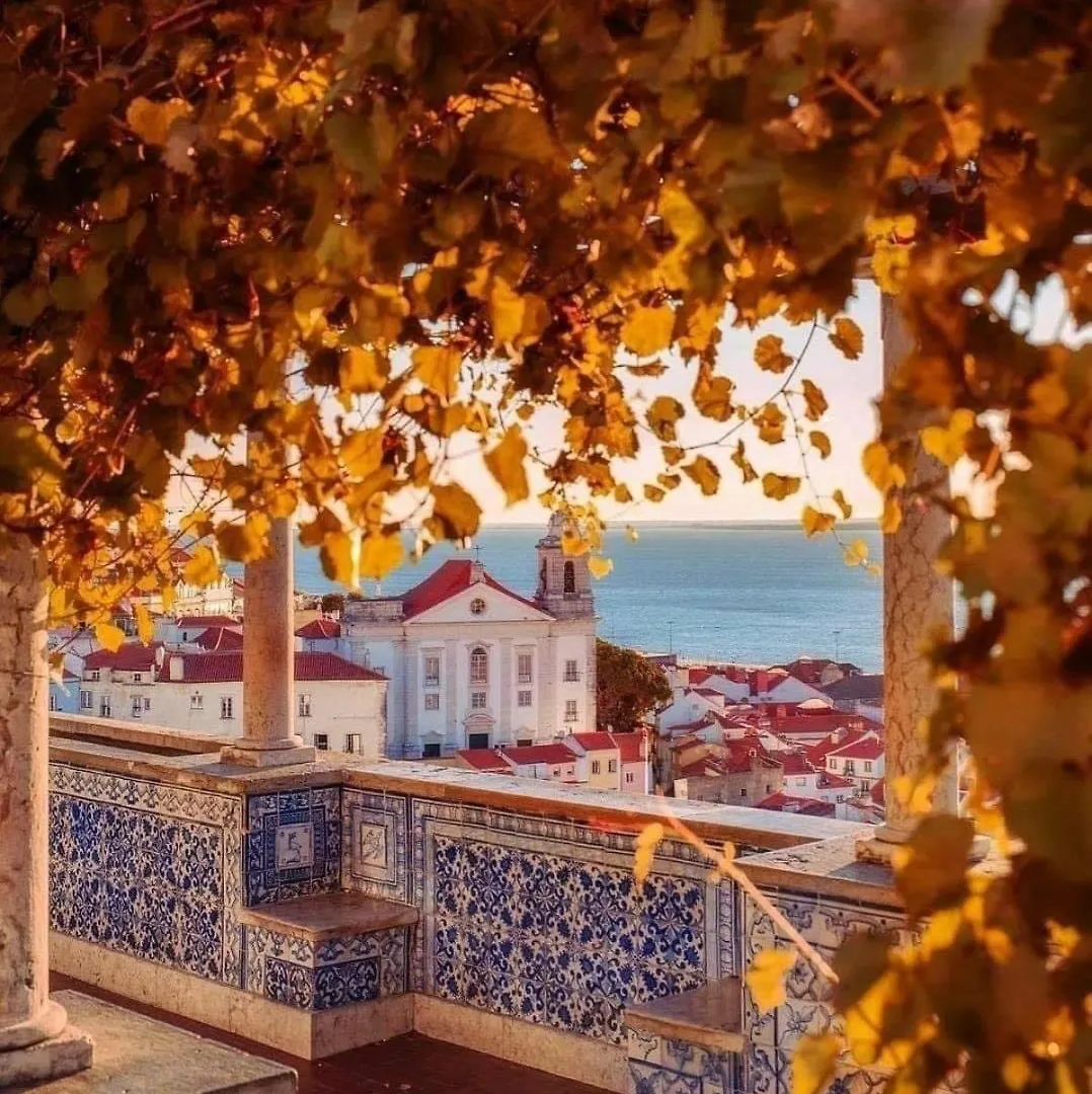 Lisbon Charming Santos Apartment W/ Patio
