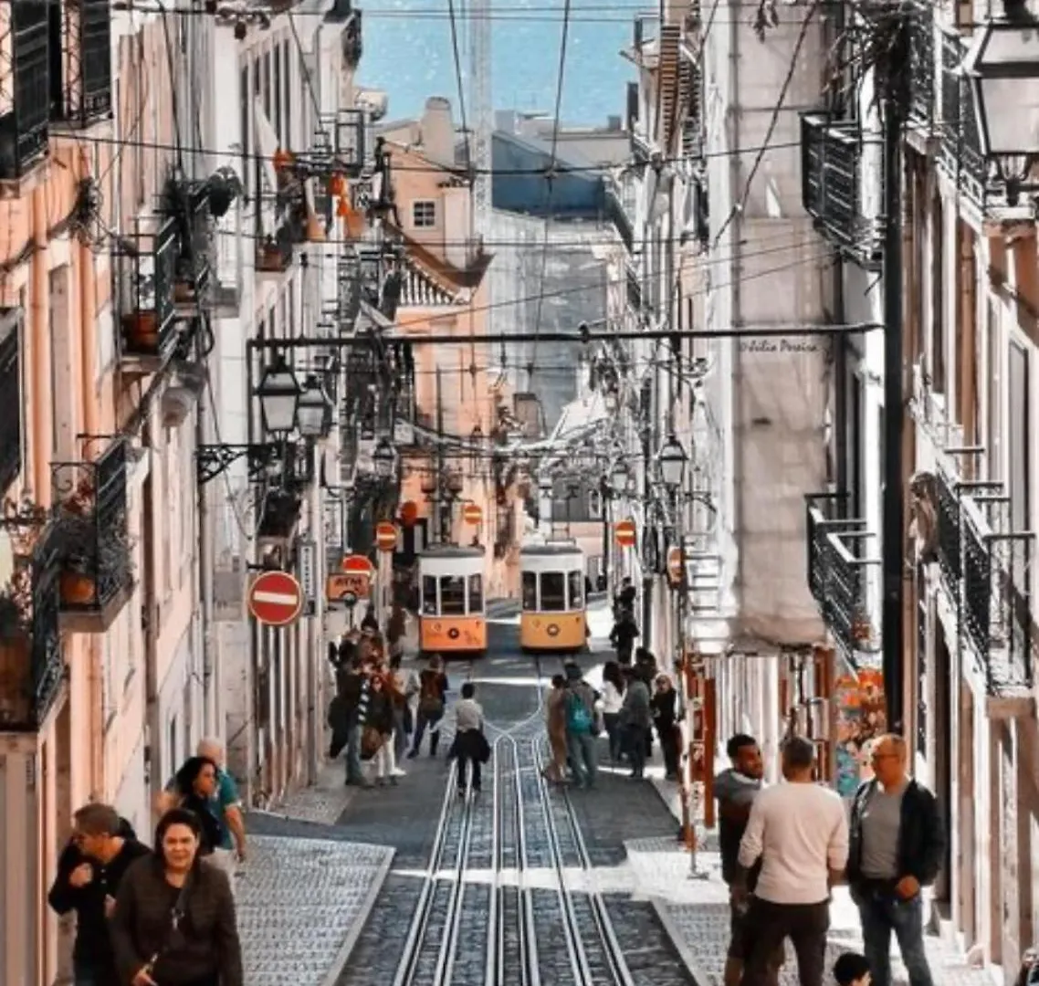 Lisbon Charming Santos Apartment W/ Patio