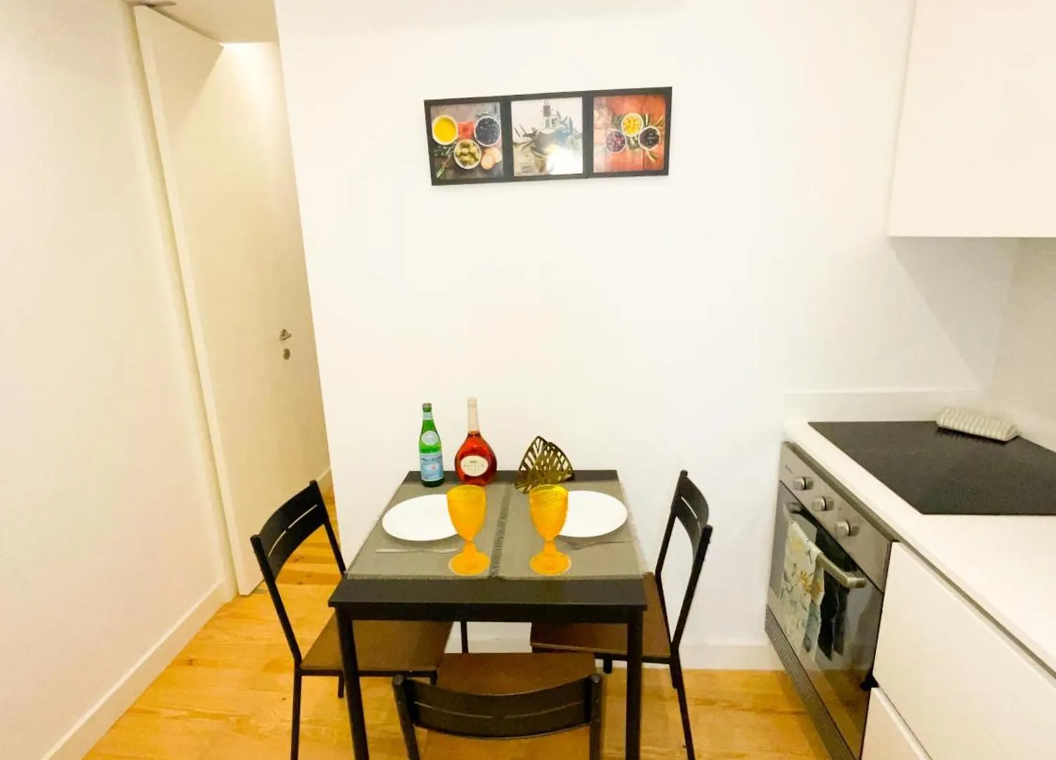 Lisbon Charming Santos Apartment W/ Patio Portugal